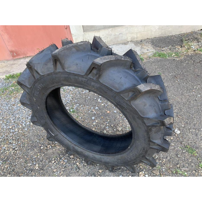 BKT 9.5-24 TR171 6PR