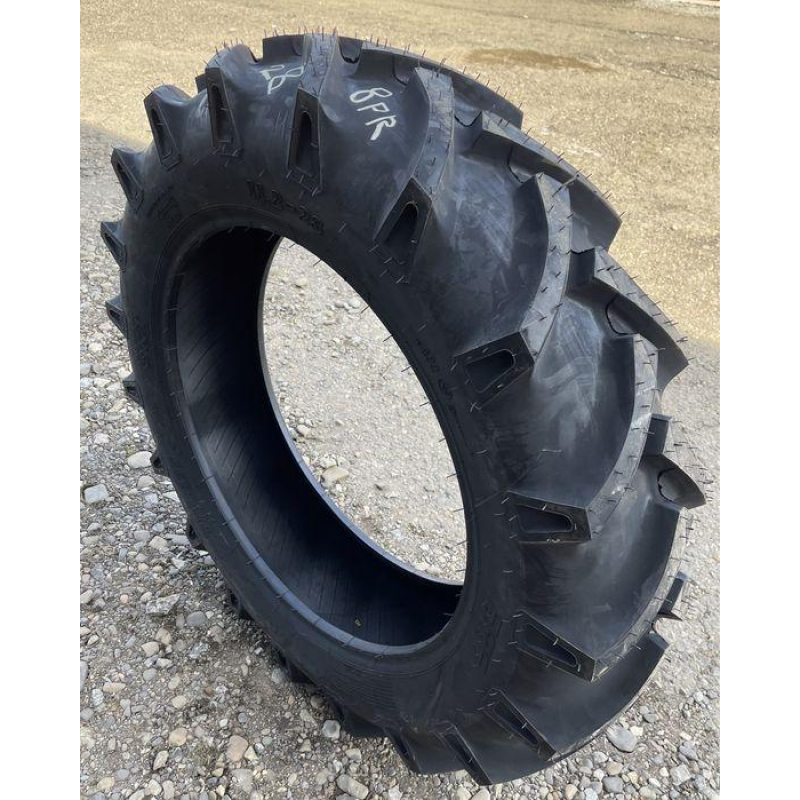 Шини до трактора BKT 11.2-28 TR135 8PT Шини до трактора BKT 11.2-28 TR135 8PT