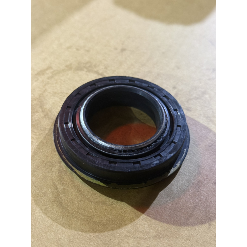 Сальник NOK BQ2811F - 40x70 - кассетного типа Kubota Сальник NOK BQ2811F - 40x70 - кассетного типа Kubota