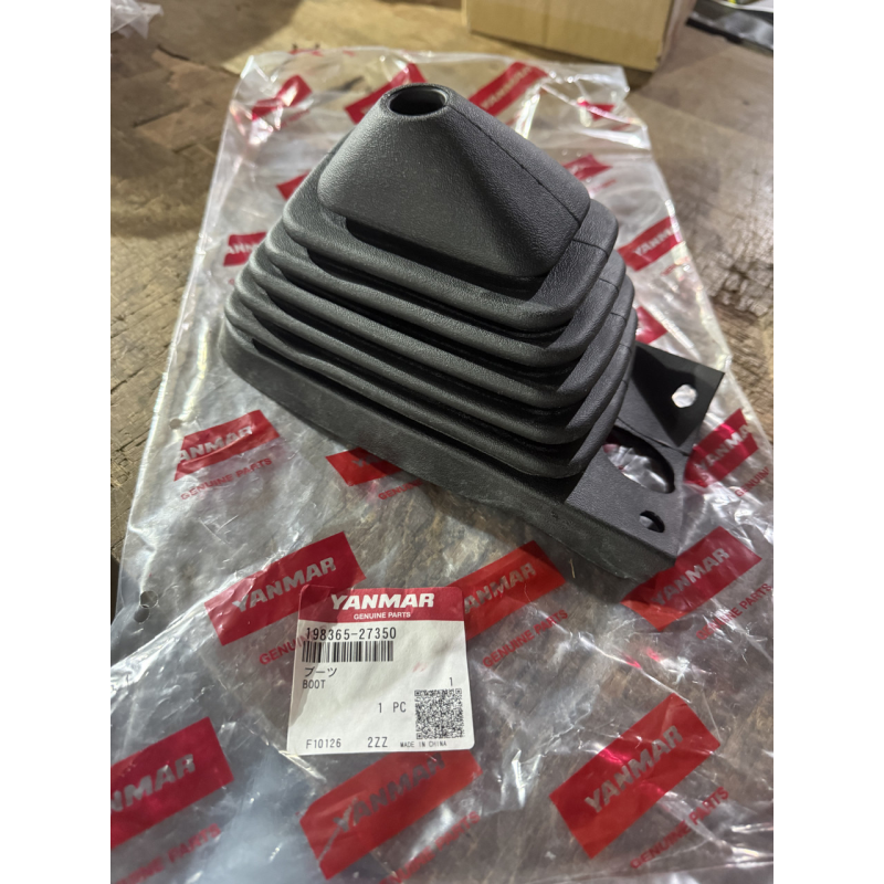 Кожух ручки передач Yanmar FX255 - оригинал