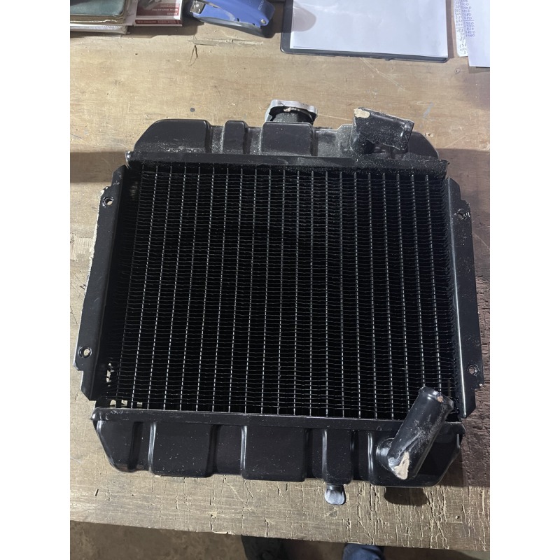Радіатор на трактор Mitsubishi D1450 Радіатор на трактор Mitsubishi D1450