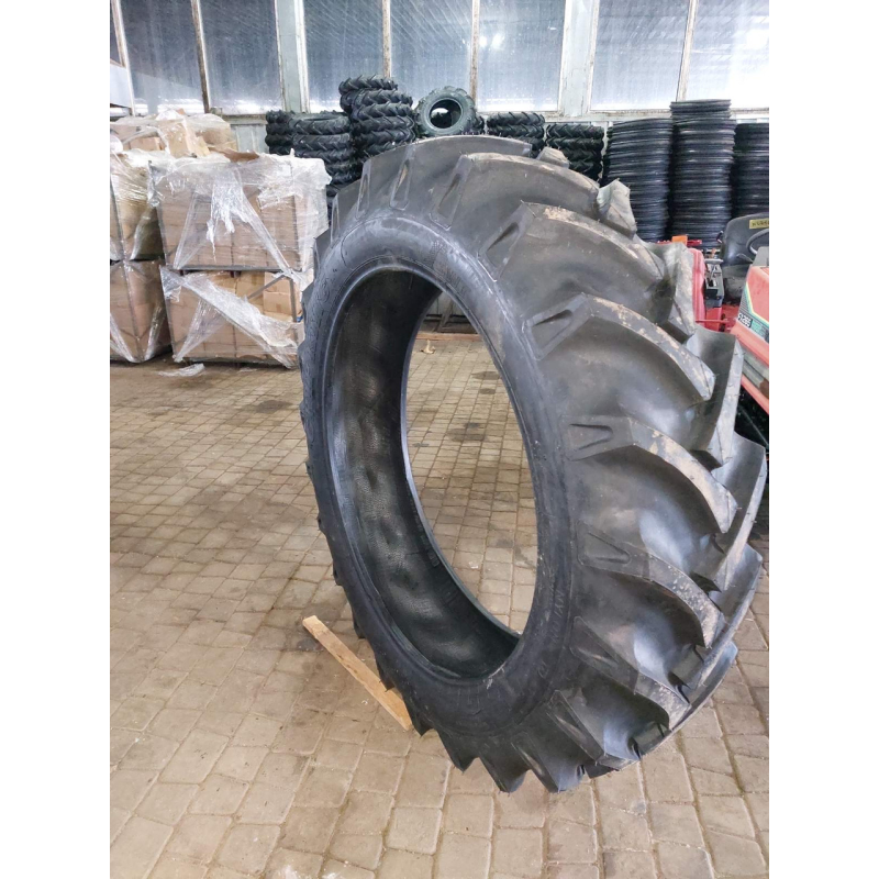 Шина на трактор 13.6-38 GripKing SpeedWays 8PR Шина на трактор 13.6-38 GripKing SpeedWays 8PR