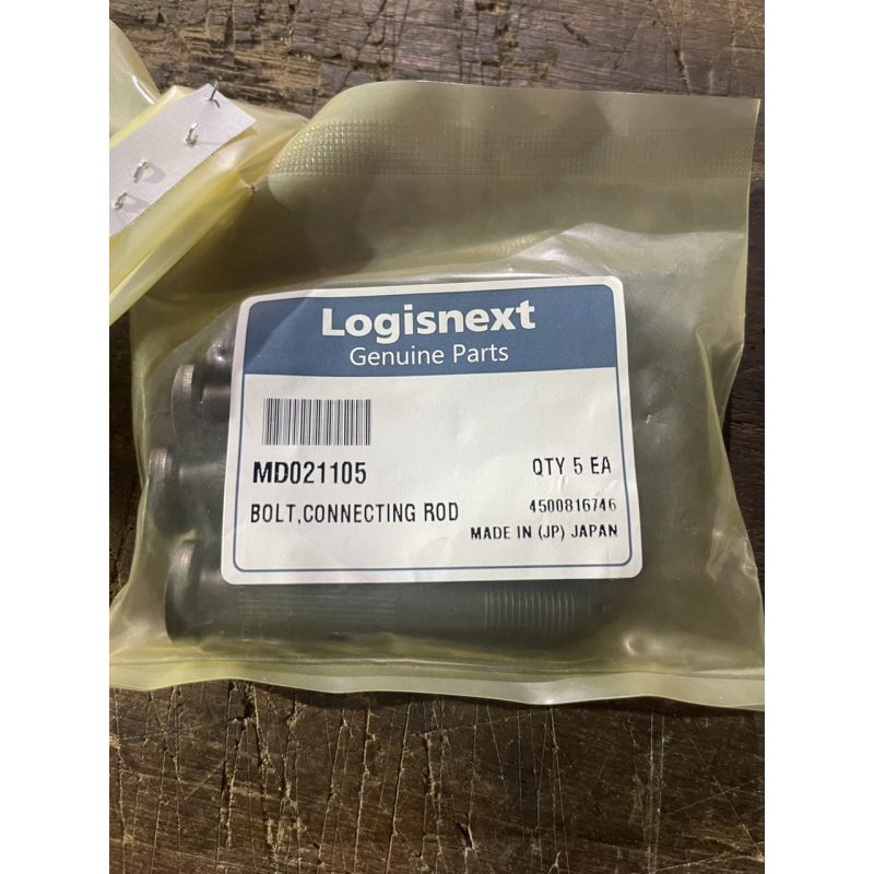 Болт шатуна Mitsubishi S3L, S4L - MD021105